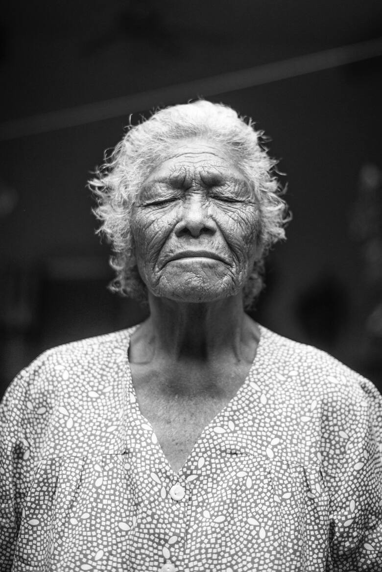 Kto ma prawo do starości? Jak postrzega się starość kobiet?