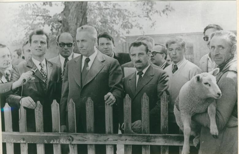 Wizyta Edwarda Gierka (I sekretarza KC PZPR) w Kombinacie Państwowych Gospodarstw Rolnych we Wrzosowie w 1976 roku