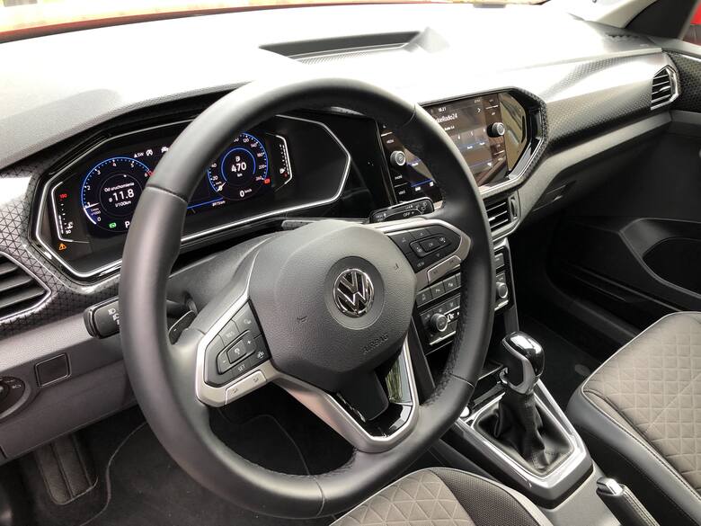 Najmniejszy spośród crossoverów Volkswagena - T-Cross, to wdzięczne i bardzo sympatyczne autko. A z mocnymi silnikami i automatyczną skrzynią biegów,