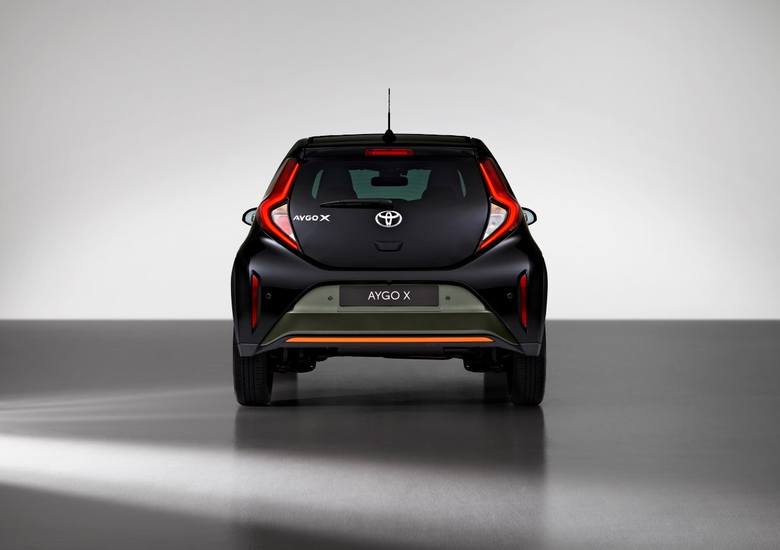 Toyota Aygo X Toyota ma bardzo silną pozycję w segmencie A za sprawą modelu Aygo, który do końca 2021 roku odpowiadał za ponad połowę sprzedaży małych