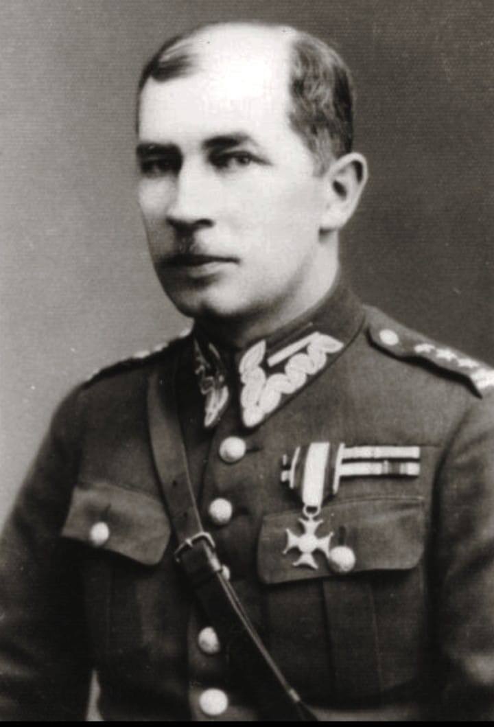 Pułkownik Kazimierz Żelisławski, jedna z ofiar katyńskiego mordu. W 1943 roku jego ciało zostało zidentyfikowane dzięki odnalezionej przy nim srebrnej