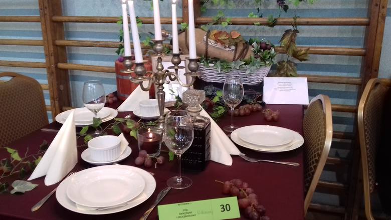 Rodem z historii, literatury,    inspirowane naturą - 46 wystawa stołów w łódzkim Gastronomiku 