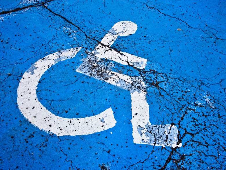 Urząd miasta informuje, że na podstawie ogólnopolskich przepisów karty parkingowe, z których korzystają osoby niepełnosprawne zachowują ważność do upływu 60. dnia od dnia odwołania stanu zagrożenia epidemicznego lub epidemii. <br /> 