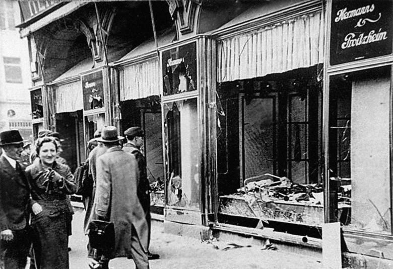 Noc kryształowa, ogromna akcja pogromowa niemieckich Żydów, miała miejsce 9 i 10 listopada 1938 r.