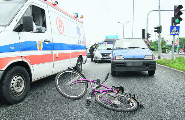 W zderzeniu z samochodem rowerzyści są bez szans .