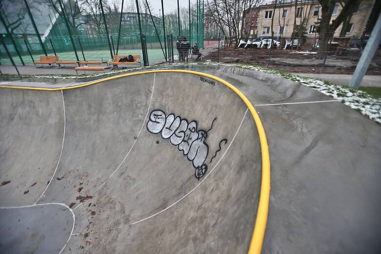 Graffiti na skateparku, zaraz przed odbiorem