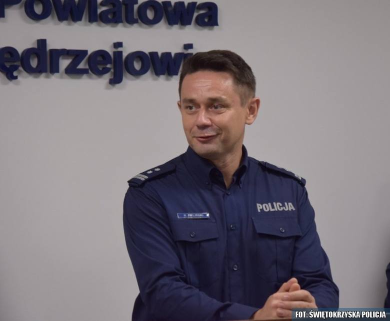 Dotychczasowy zastępca jędrzejowskiego komendanta, młodszy inspektor Rafał Zieliński został Komendantem Powiatowym Policji w Końskich.