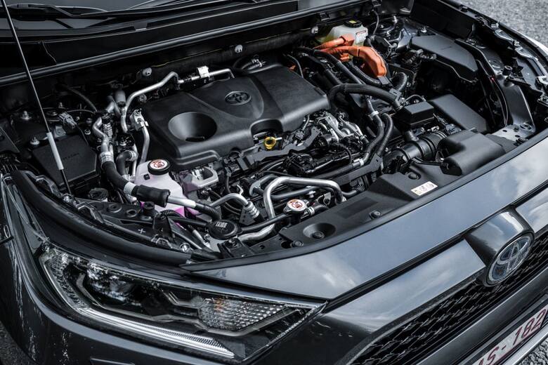 Toyota RAV4 Plug-in Hybrid4 stycznia 2021 roku Toyota rozpoczęła przedsprzedaż modelu RAV4 Plug-in Hybrid. Ceny nowej hybrydy o zasięgu w trybie elektrycznym
