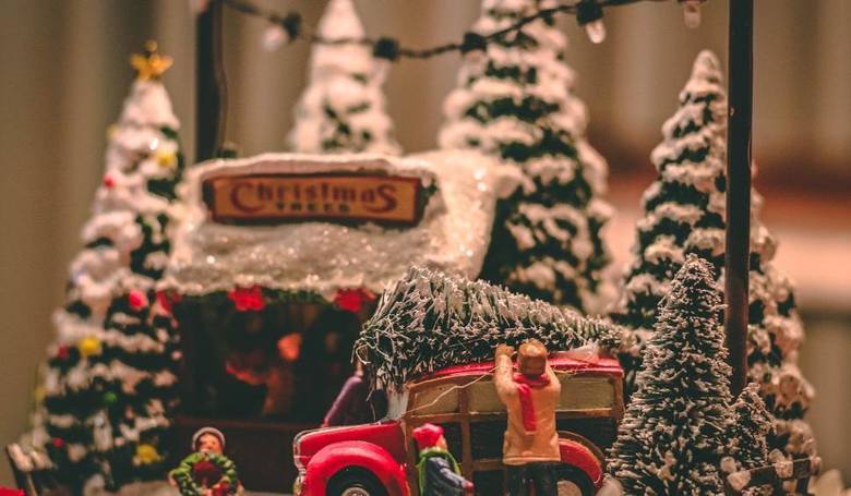 Życzenia świąteczne: Boże Narodzenie 2019 - krótkie i rymowane wierszyki. Poważne życzenia na kartkę, wesołe SMS