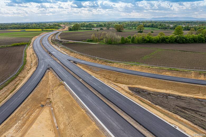Droga S1 między węzłem Oświęcim a Dankowicami zostanie oddana na początku czerwca 2025 roku (na zdjęciu węzeł Oświęcim)
