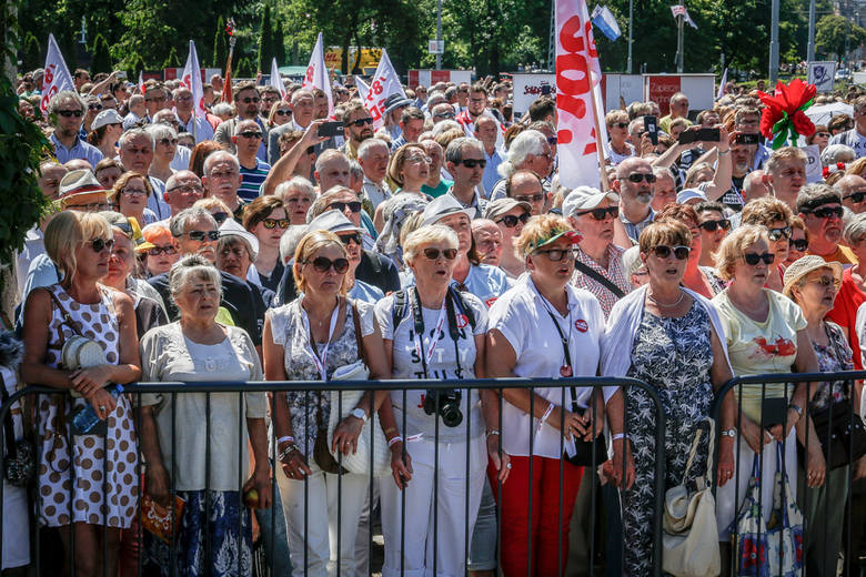 Deklarację Wolności i Solidarności uroczyście podpisano na obchodach 4 czerwca w Gdańsku. 