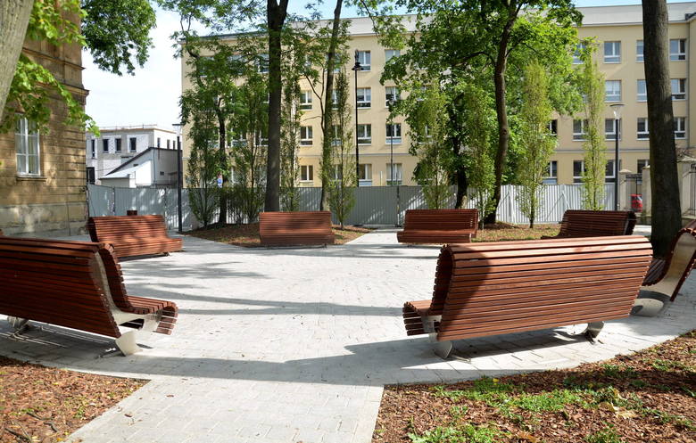 Architekci oceniają nowy plac Litewski: nie brakuje minusów