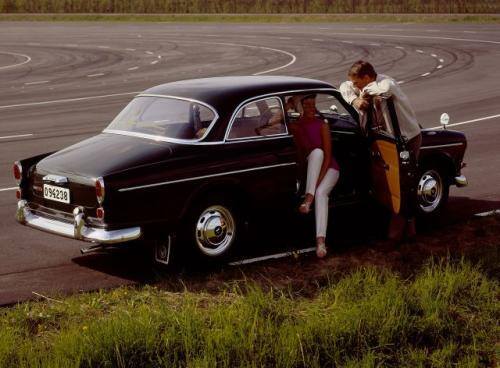 Fot. Volvo: W roku 1961 wprowadzono piękna i cenioną dziś wersję 2-drzwiową. Jej produkcję zakończono w 1970 r.