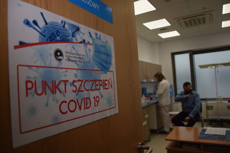 Szpital wojewódzki w Gorzowie podaje drugą dawkę szczepionki przeciwko COVID-19
