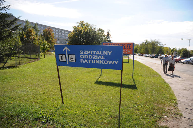 Romowie, którzy zaatakowali lekarza i ratownika na SOR w szpitalu przy ul. Lutyckiej w Poznaniu, zostali skazani przez sąd na kary grzywny