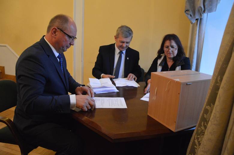 Burmistrz Łowicza oraz członkowie rady złożyli ślubowanie [ZDJĘCIA]