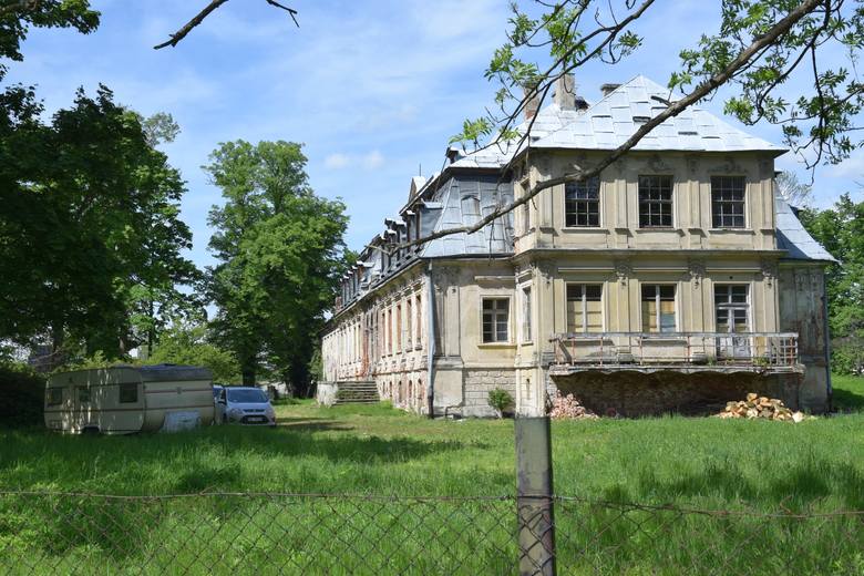 XVIII-wieczny pałac w Minkowskiem. Został zbudowany w latach 1765-1784 dla pruskiego generała Friedricha Wilhelma von Seydlitza.