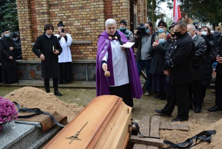 Pogrzeb Budowniczego Bazyliki W Licheniu Księdza Eugeniusza Makulskiego żegnali Wierni I 1273