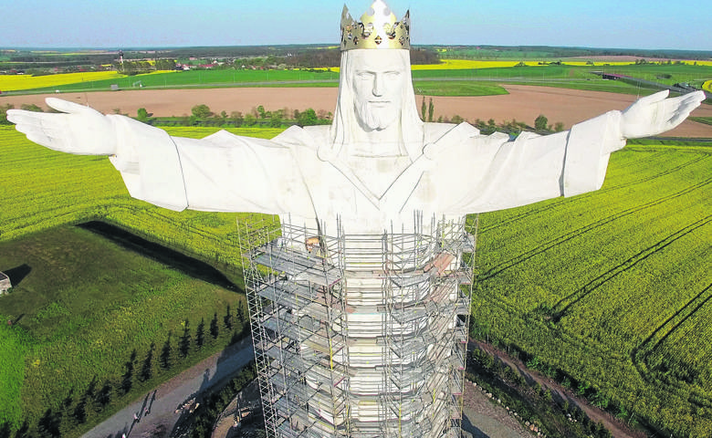 Pomnik Chrystusa Króla od pięciu i pół roku góruje nad Świebodzinem