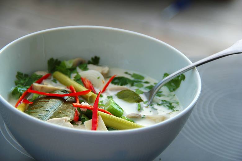 Dieta zupowa to również zupy z kuchni świata. Do tych najzdrowszych należą zupy tajskie.