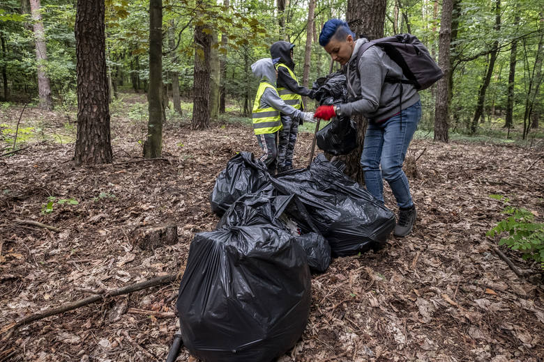 Co drugi tydzień grupa śmiałków przemierza Wielkopolski Park Narodowy w poszukiwaniu śmieci. Przy WPN powstał specjalny wolontariat. 