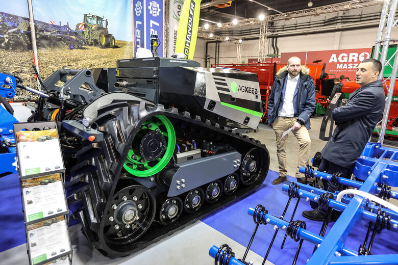 Ciągnik autonomiczny prezentowany podczas targów Agrotech w Kielcach w marcu 2024.