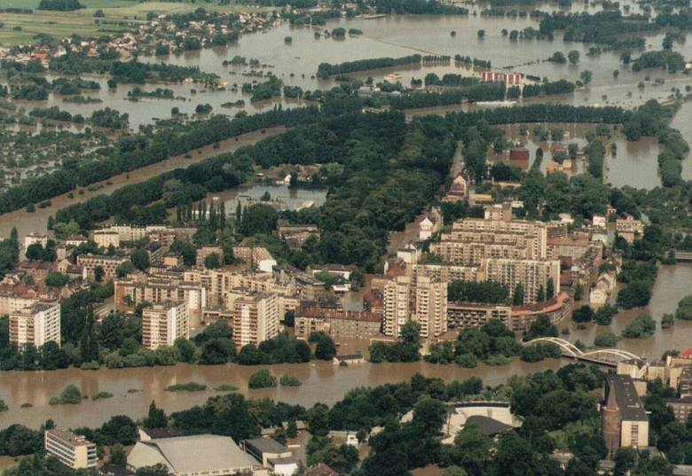 Powódź 1997 nad Opolszczyzną z lotu ptaka. Opole (Paweł Stauffer)