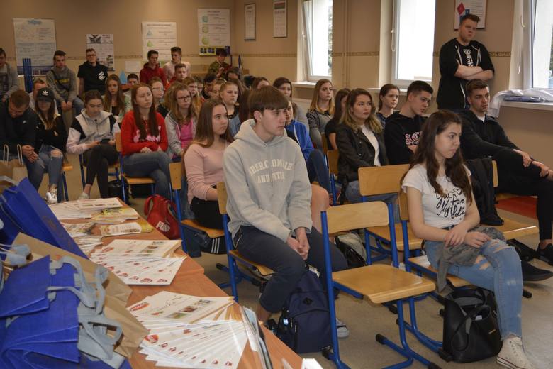 Uczniowie ZSP nr 3 w Łowiczu szkolili się w ramach programu "Szef dla młodych talentów" [ZDJĘCIA]