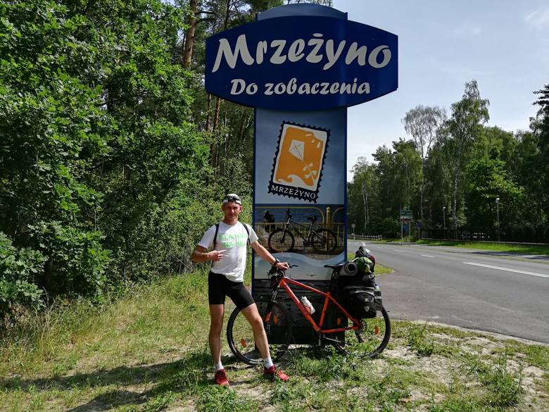 Sławomir Tarczewski rok temu wybrał się na Hel, teraz wyrusza w podróż dookoła Polski, aby pomóc Hani Ziółek.