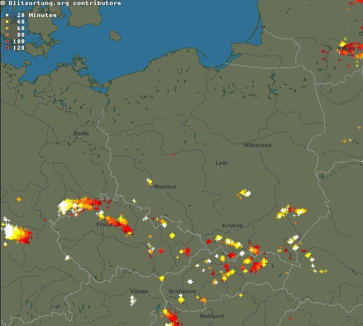 Burze występują już w całej południowej Polsce oraz w Łódzkiem