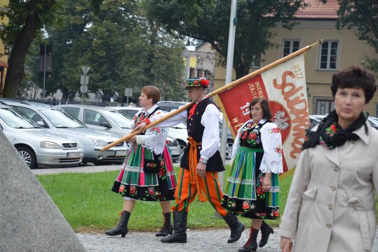 Obchody powstania NSZZ "Solidarność" w Łowiczu [Zdjęcia]