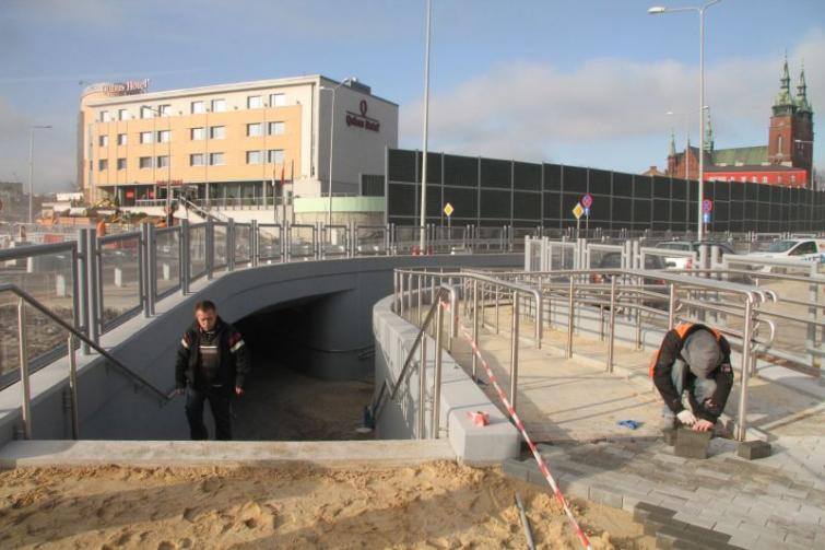 Ostatnie prace w przejściach podziemnych na rondzie w centrum Kielc (WIDEO, zdjęcia)