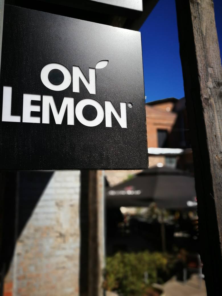 John Lemon z Katowic vs Yoko Ono. Poszło o nazwę. Czy to koniec słynnych lemoniad?