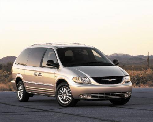 Obecnie produkowana jest już IV generacja Chryslerów w wersji minivan z dwoma rozstawami osi. Na zdjęciu Chrysler Grand Voyager z 2001 r. Do 2003 r.