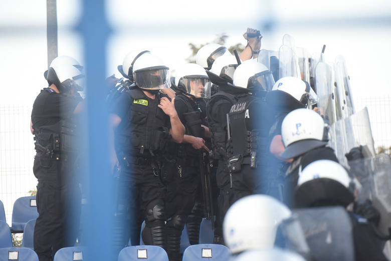 13 osób trafiło do policyjnego aresztu po niedzielnych zamieszkach na stadionie Ruchu w Chorzowie
