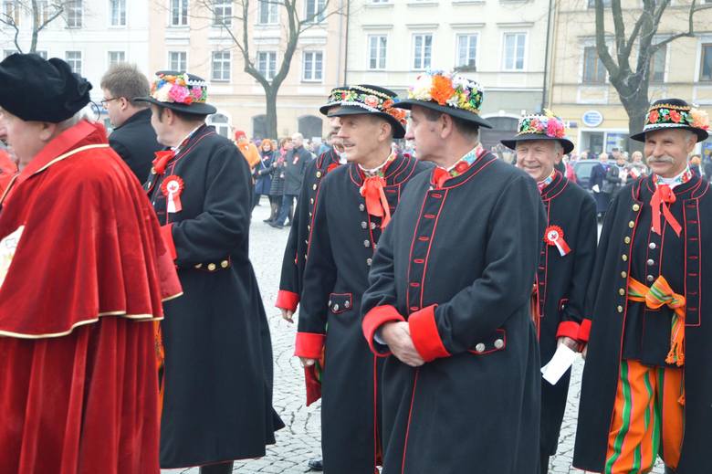 W Łowiczu na 100-lecie odzyskania niepodległości przez Polskę ufundowano dzwon Victoria [ZDJĘCIA]