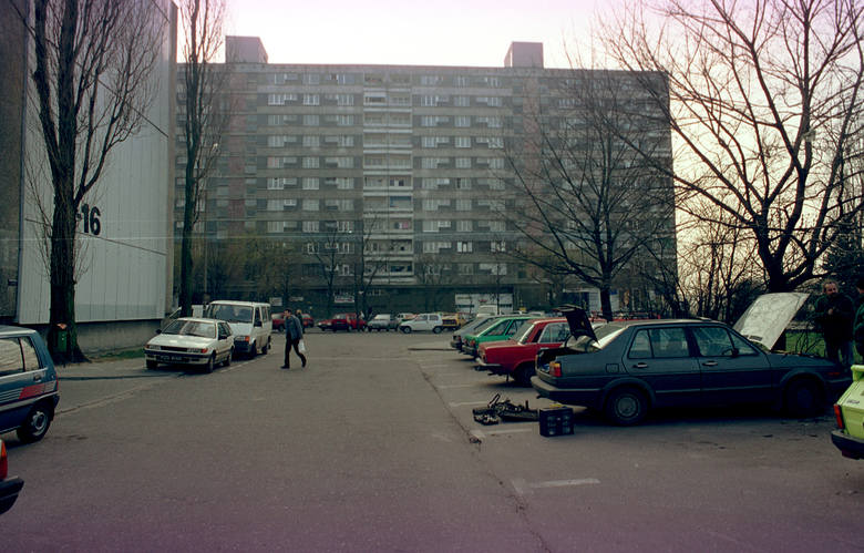 Jak wyglądał Poznań 20 lat temu? W roku 2000 niemal wszystko wyglądało inaczej. Obejrzycie zdjęcia i przenieście się w czasie.<br /> <br /> <strong>Kolejne zdjęcie --></strong><br /> <br /> 