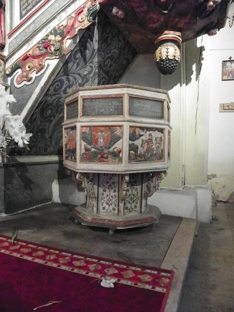 Chrzcielnica z 1581 roku. Ważny element w Kościele luterańskim.