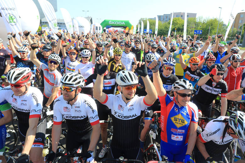 Prawe dwa tysiące kolarzy od  najmłodszych do najstarszych wzięło udział w drugiej edycji Velo Toruń.  