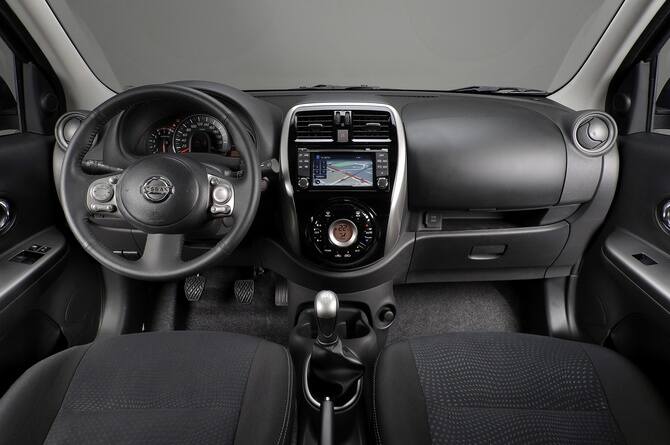Nissan Micra K13 definitywnie zerwał z kontrowersyjnym designem swojego poprzednika. Czy bardziej stonowana stylistyka idzie w parze z niezawodnością?