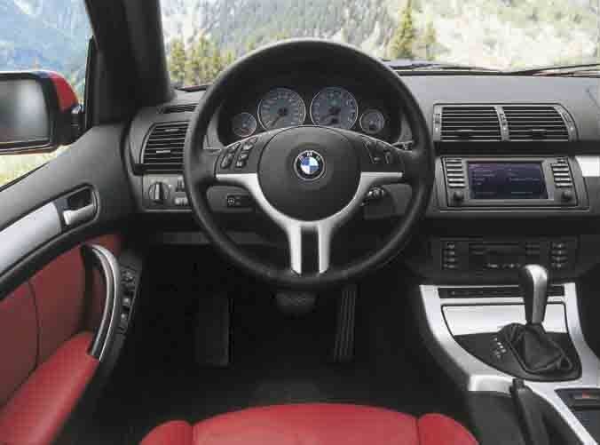 Bogate wyposażenie i luksusowe wykończenie Fot: BMW