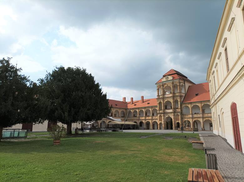 Zamek w Moravskiej Třebovej robi wrażenie, choć dziś jest tylko cieniem dawnej chwały.