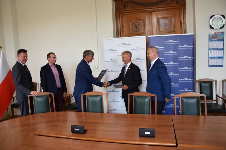 Władze Łowicza podpisały umowę z PKP PLK dotyczącą budowy tunelu. Ma powstać za 4 lata [ZDJĘCIA]