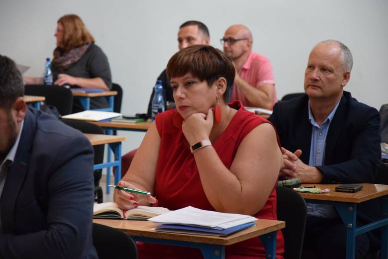 W czwartek, 17 września 2020 r. odbyło się pierwsze spotkanie zespołu konsultacyjnego ds. opracowania "Polityki oświatowej Powiatu Nowosolskiego – strategia na lata 2021-2026”.