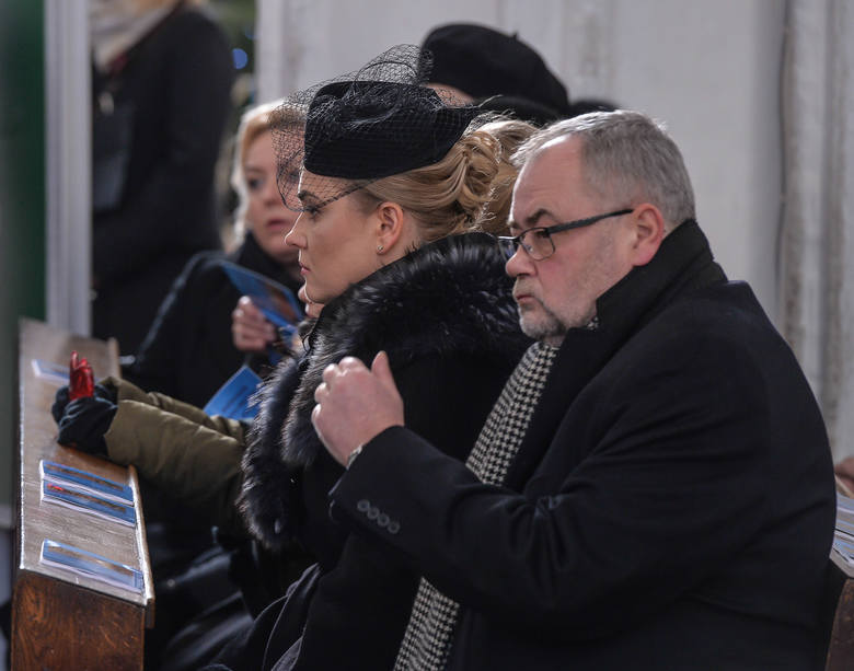 Pogrzeb prezydenta Gdańska w Bazylice Mariackiej [19.01.2019]. Na zdjęciu żona i brat Pawła Adamowicza