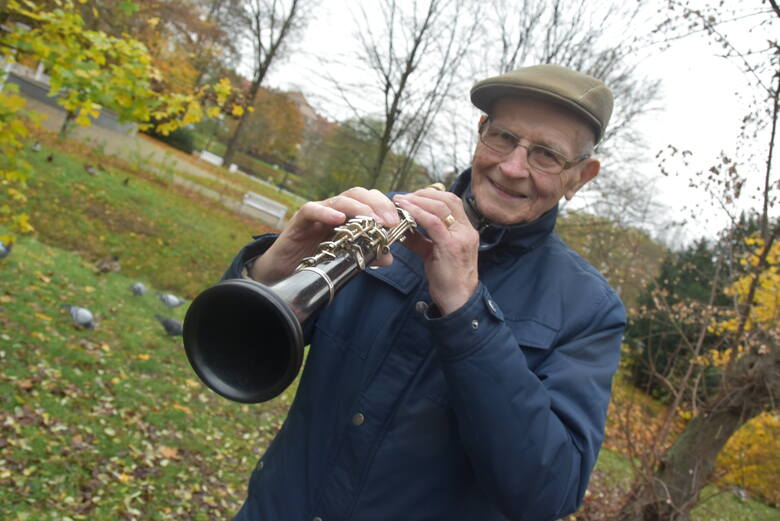 Daniel Tarnowski grał w orkiestrze na klarnecie w latach 60.