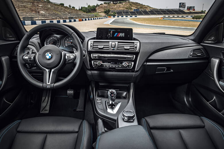 BMW M2 Coupe Za podstawową wersję tego auta w polskich salonach trzeba zapłacić 267 tys. zł.Fot. BMW