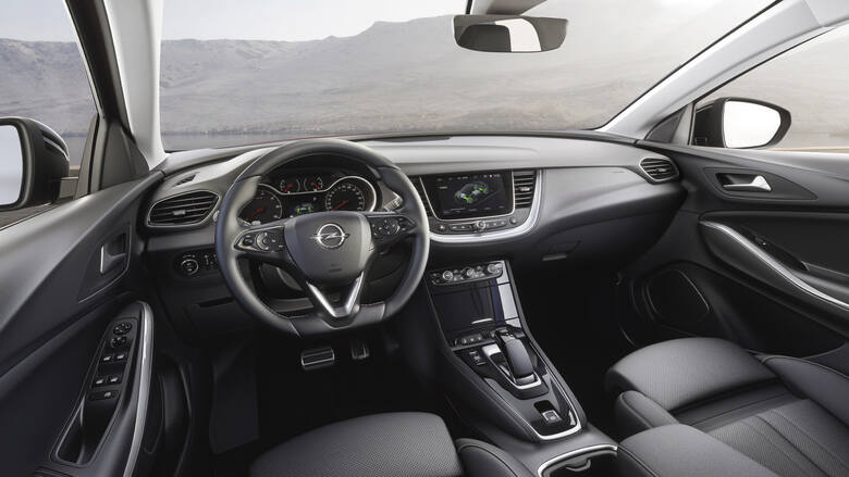 Opel Grandland X Plug in Hybrid Samochód wyposażony w turbodoładowany silnik benzynowy 1.6 oraz układ dwóch silników elektrycznych dysponuje łączną mocą