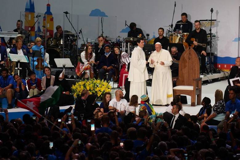 W Tauron Arenie papież Franciszek podziękował wolontariuszom za ich zaangażowanie