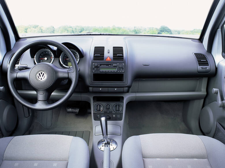 Koncern Volkswagena zdecydował się wprowadzić na rynek samochód mniejszy od Polo na początku 1997 r. Wtedy zadebiutował Seat Arosa, bliźniaczy VW Lupo